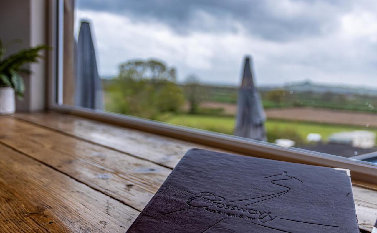 Crossways Hotel Wells Kültér fotó The Swan Inn
